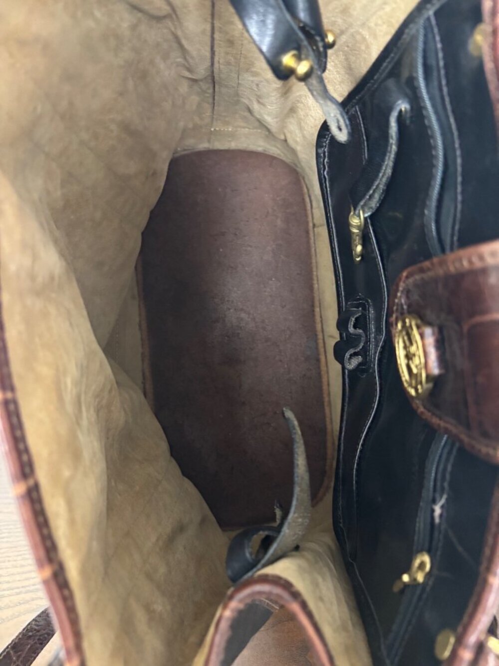 Vintage Brahmin Tuscan Melbourne Bucket Bag Black Leather Brown Embossed Trim - Picture 5 of 5